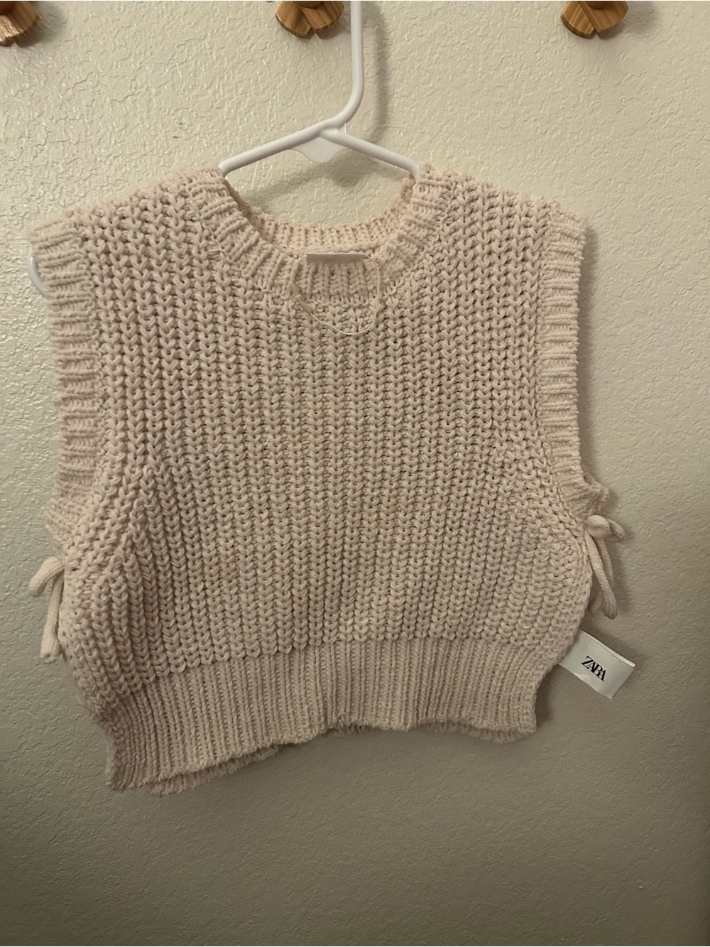 ZARA Sleeveless Chunky Knit Vest in Light Beige